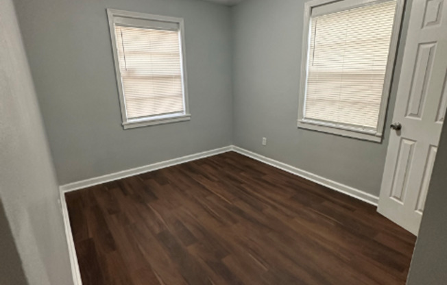 3 beds, 1 bath, $1,000