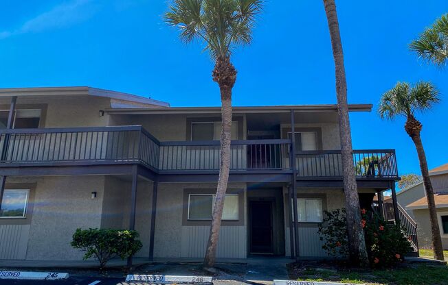2 Bedroom, 2 bathroom condo For Rent in Town N Country!