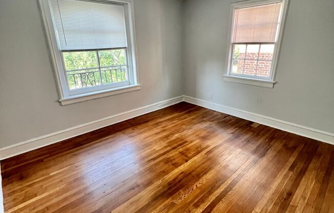 3 beds, 2 baths, $2,100, Unit Apt. 302