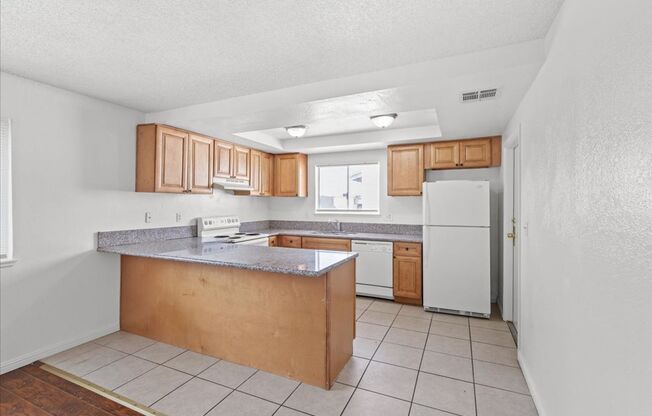 2 beds, 2 baths, 922 sqft, $1,245, Unit Van Dyke Unit D
