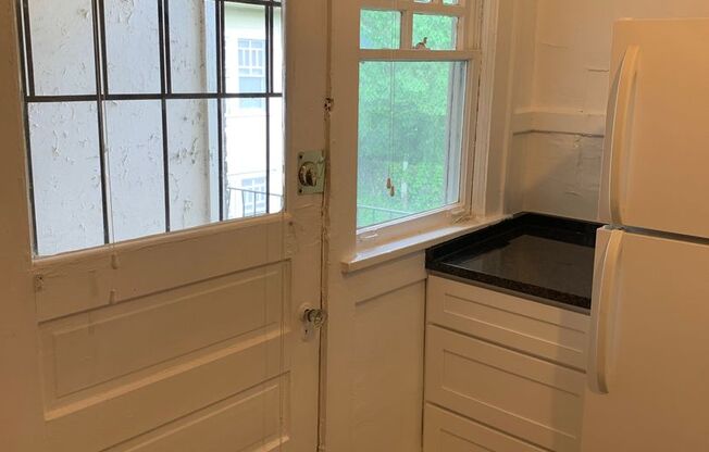 1 bed, 1 bath, 800 sqft, $1,675, Unit 443-8