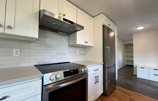 3bd/1.5ba Shoreline Home