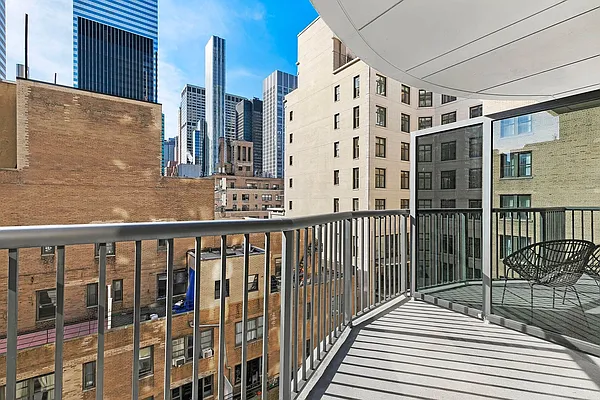 Studio, 1 bath, $6,250, Unit 15A