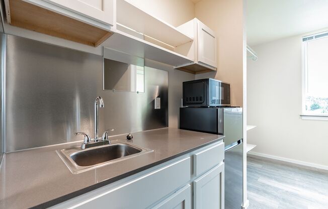 Studio, 1 bath, 170 sqft, $836, Unit 710
