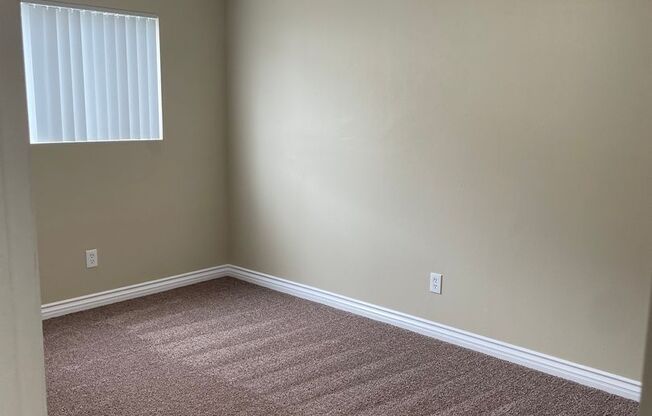 2 beds, 2 baths, 925 sqft, $2,450, Unit 37