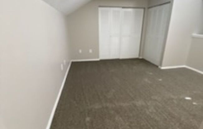 2 beds, 1 bath, 1,105 sqft, $875, Unit 2703-304