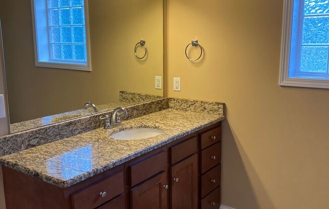 1 bed, 1 bath, 985 sqft, $895, Unit 207