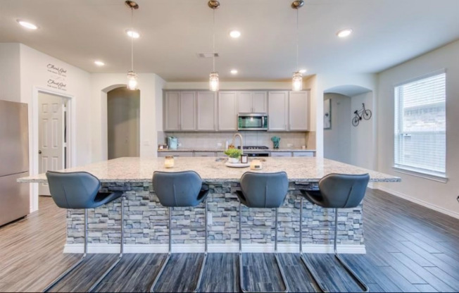 27817 ELLIE OAK LN