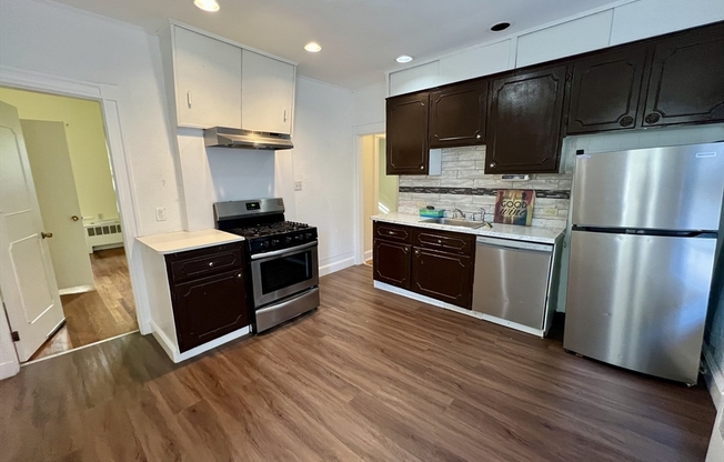 3 beds, 1 bath, 1,500 sqft, $3,000, Unit 2