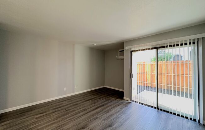 Studio, 1 bath, 500 sqft, $975, Unit park-05