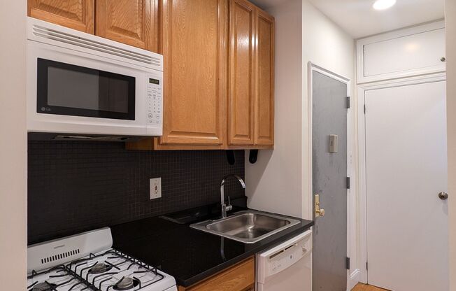 Studio, 1 bath, 10,800 sqft, $2,350, Unit D