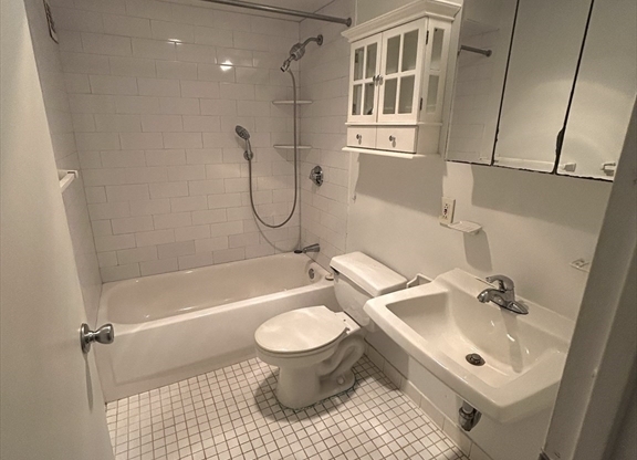 1 bed, 1 bath, 705 sqft, $2,900, Unit 217