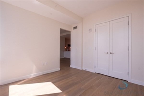 1 bed, 1 bath, 762 sqft, $4,300, Unit 24D