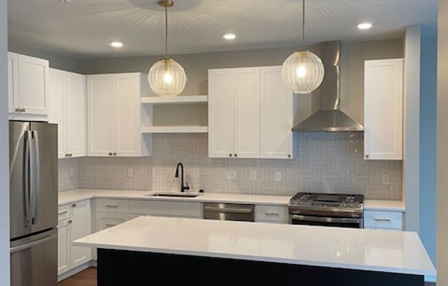 1 bed, 1 bath, 956 sqft, $2,845, Unit 404