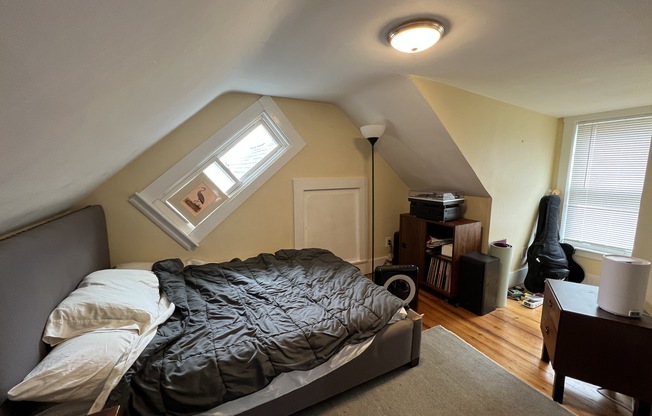 4 beds, 2 baths, $5,000, Unit 2