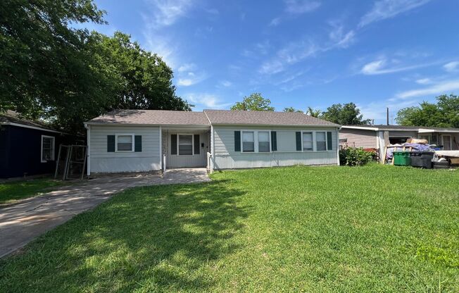 RECENTLY REMODELED 4 BEDROOM 2 BATH HOUSE IN MEDICAL CENTER