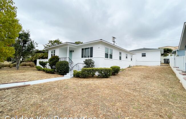 Charming single level home in South Oceanside!