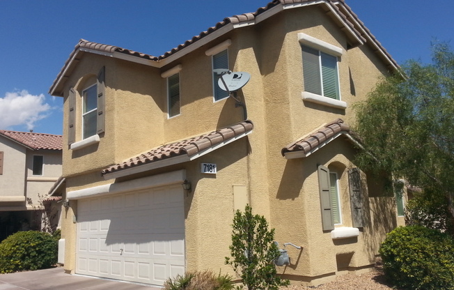 Beautiful SW 4 bedroom home with 2 car garage!