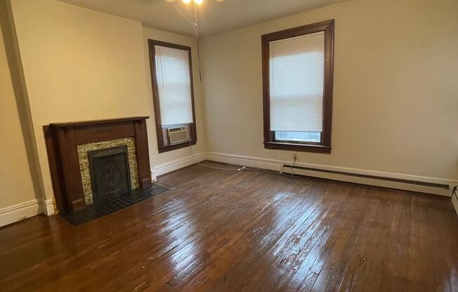 2 beds, 1 bath, $1,700