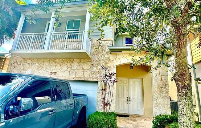 10450 NW 69 TER