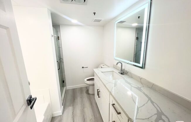 1 bed, 1.5 baths, 1,207 sqft, $4,195, Unit 906