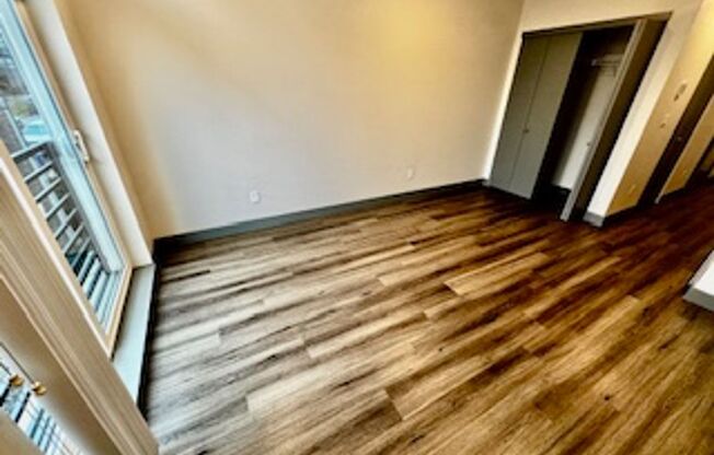 Studio, 1 bath, 322 sqft, $1,290, Unit 410