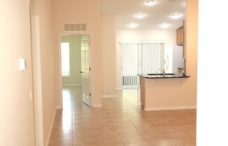 3 beds, 2 baths, $1,645, Unit Unit A