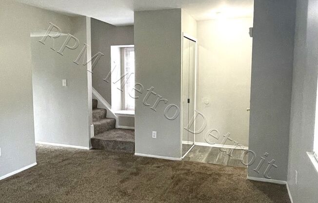MOVE-IN READY SOUTHFIELD CONDO