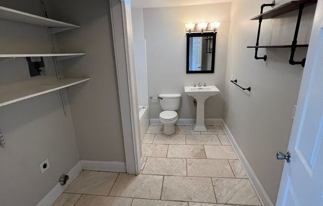 1 bed, 1 bath, 665 sqft, $1,699, Unit 200