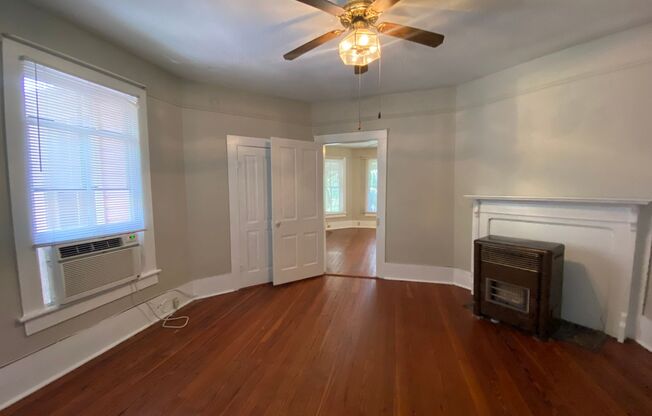 Studio, 1 bath, 500 sqft, $1,075, Unit 8