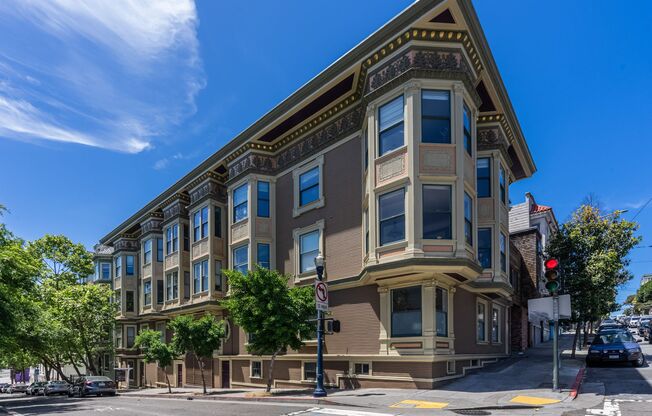 Elegant 4BR/2BA Full Floor Luxury Flat! Laundry! PROGRESSIVE