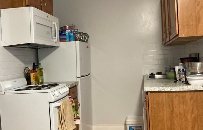 Studio, 1 bath, 290 sqft, $975, Unit 4K