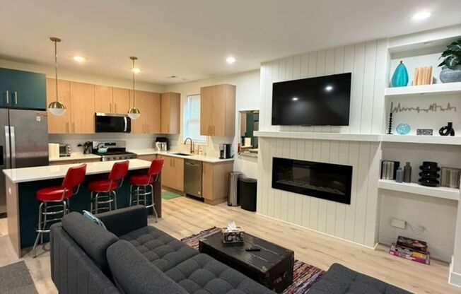 4314 S Evans