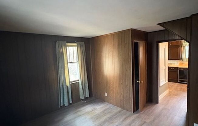 MOVE IN SPECIAL Single Family Home - 3 bedrooms / 2 bathrooms