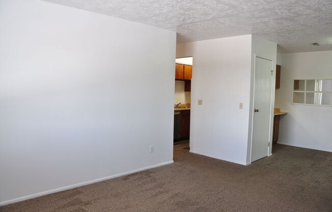 2 beds, 1 bath, $1,195