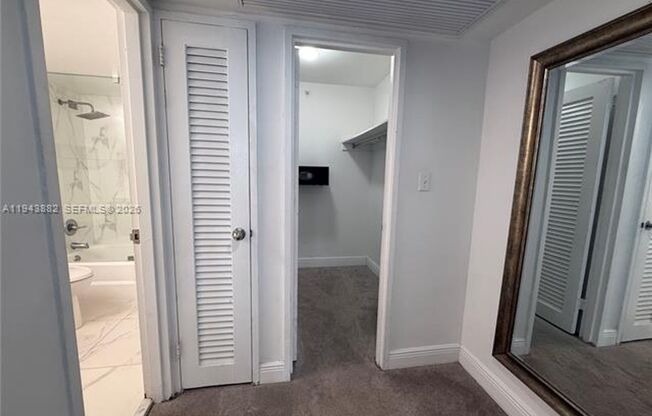 5101 Collins Ave appt 12K (A11943882)
