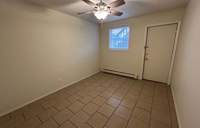 1 bed, 1 bath, 750 sqft, $795, Unit 01