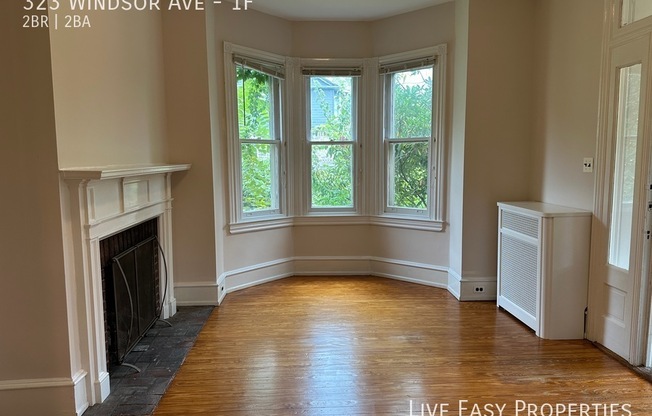 323 WINDSOR AVE