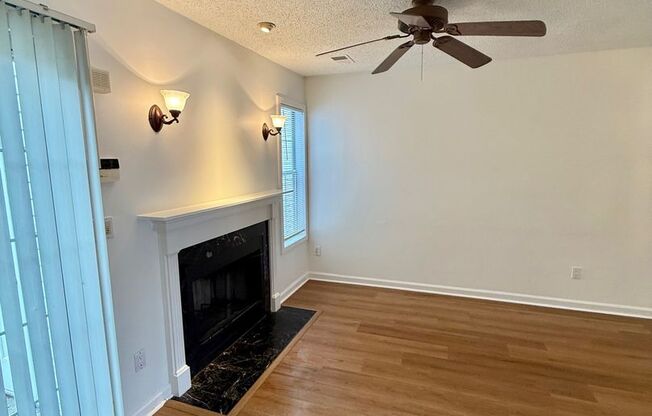 Fabulous Townhome in Prime Location – Comfort, Convenience & Style!