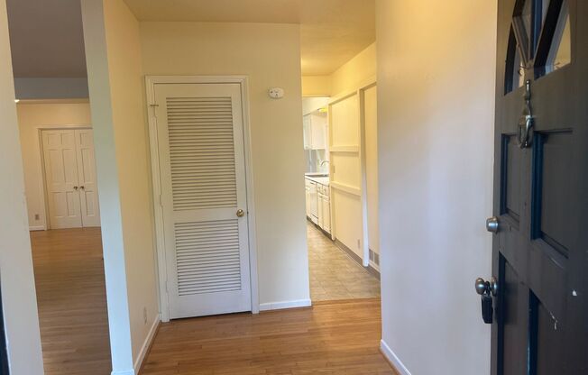 Single story home in convenient LO location.