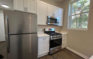 2 beds, 1 bath, $1,995, Unit 2R