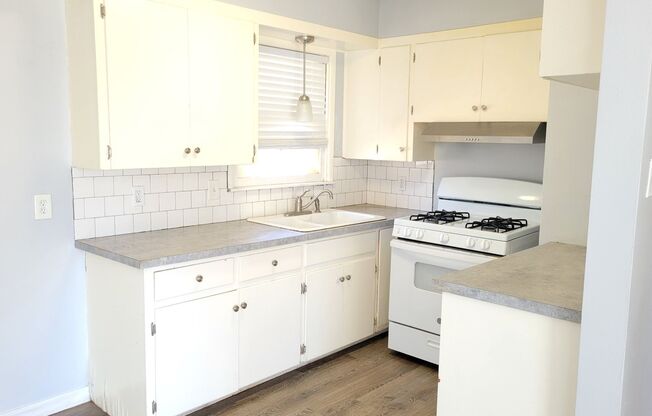 Available November 10th! 3 Bedroom / 1 Bathroom