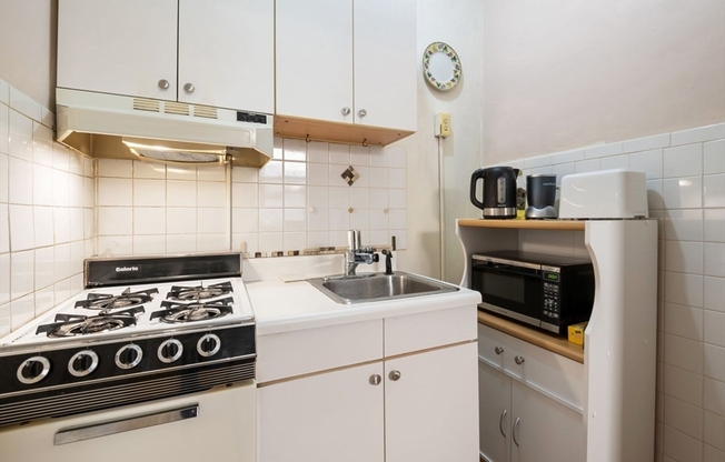 1 bed, 1 bath, 445 sqft, $2,800, Unit 608
