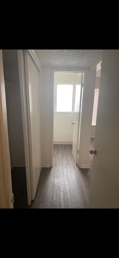 3 beds, 1.5 baths, 1,106 sqft, $1,400, Unit 203