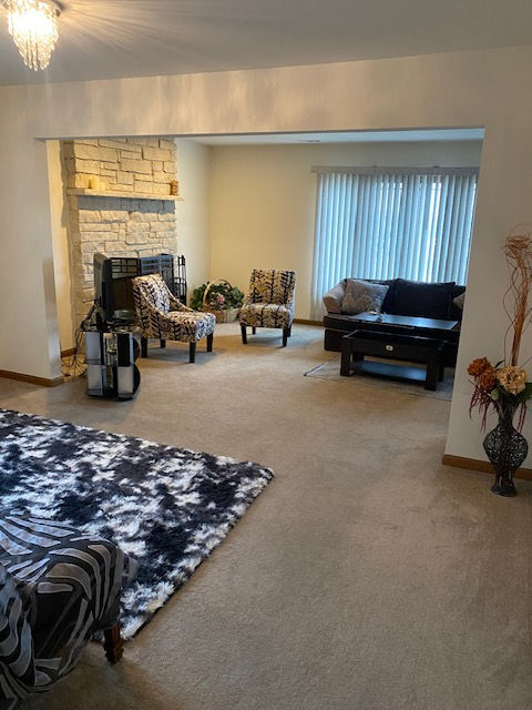 8821 N GREENWOOD AVE