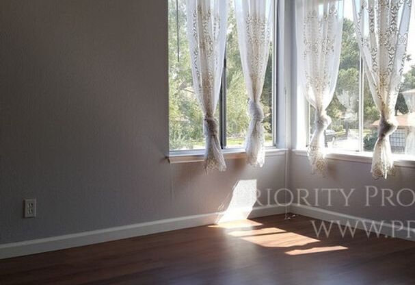 2 beds, 1 bath, $1,200