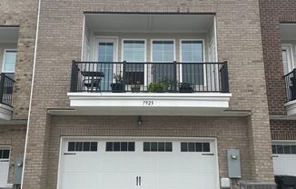 4 beds, 3.5 baths, $2,995