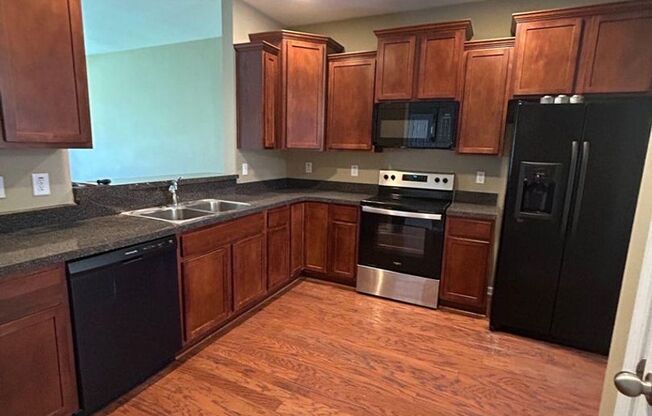 Gated Community off Central Ave in Summerville!