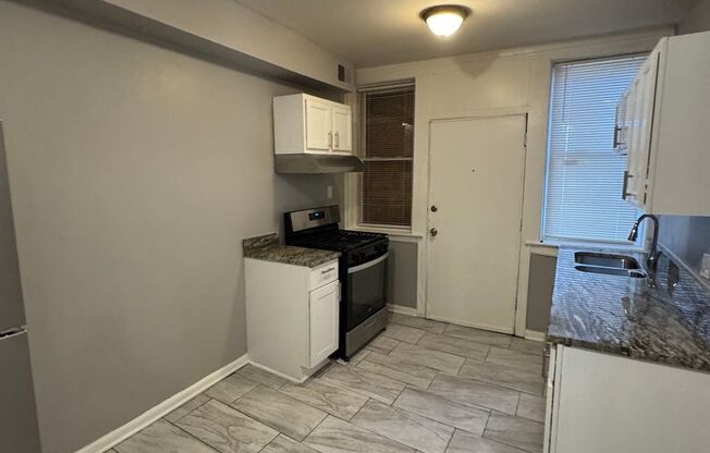 2 beds, 1 bath, $1,860, Unit 1119-2S