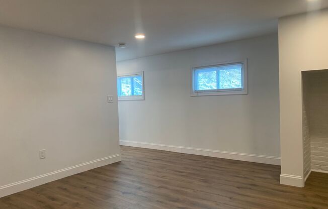 1 bed, 1 bath, 550 sqft, $1,300, Unit Apt #1 Ground Floor